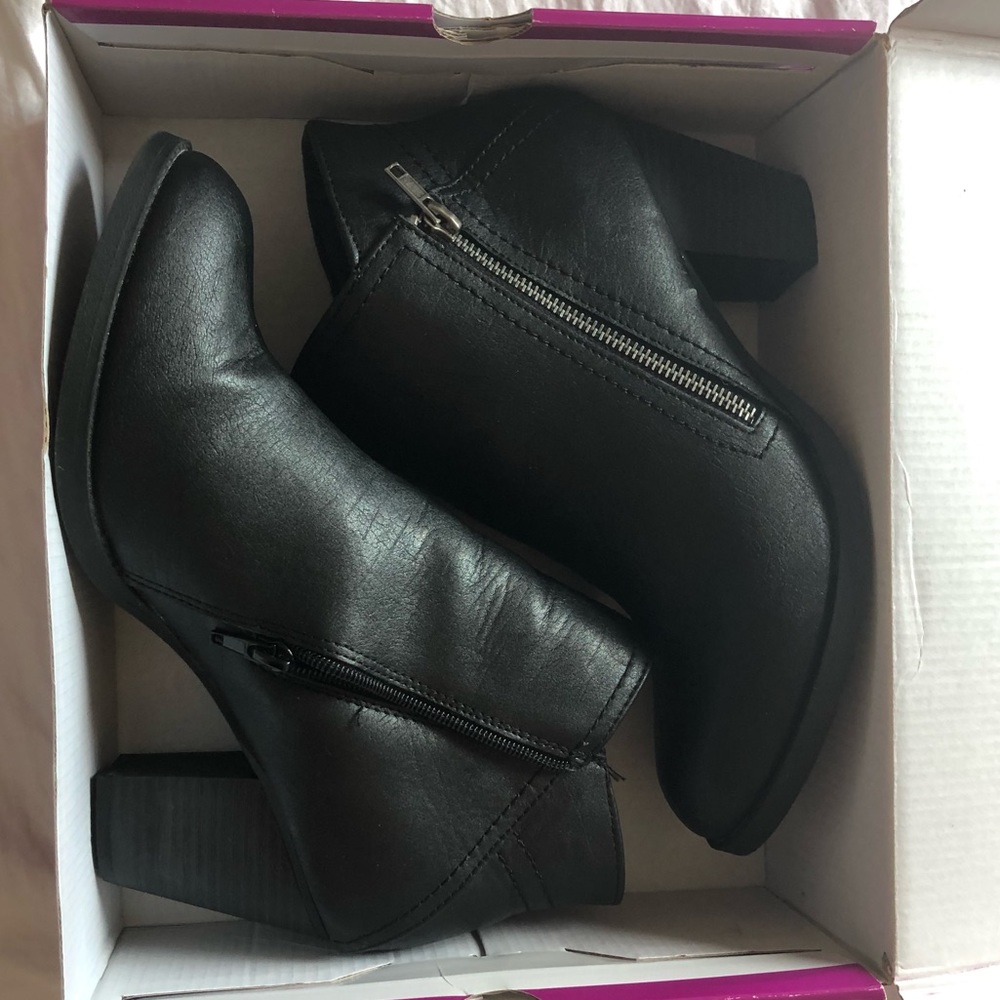 Rampage black ankle booties